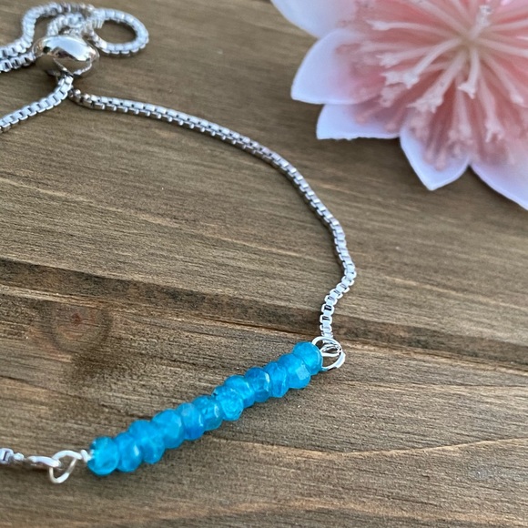 Genuine neon apatite gemstone bracelet - Picture 2 of 4